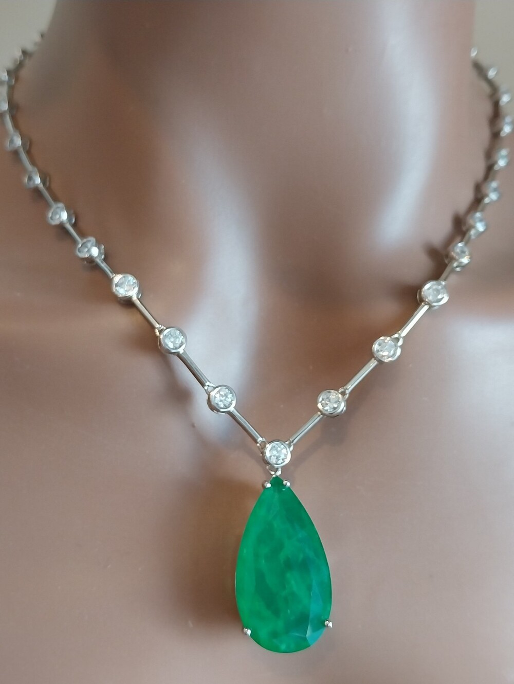 Sterling Silver Green Teardrop Pendant Necklace with Clear Stone Chain